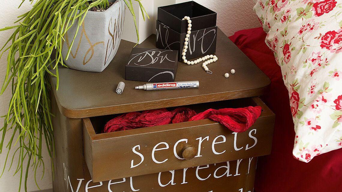 edding 755 - Calligraphy Paint Marker - Silver 054 by edding on Schoolbooks.ie